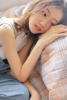 我女朋友摸完我下面蛋蛋很疼